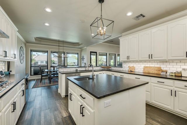 3012 Driftwood LN, Horseshoe Bay, TX 78657