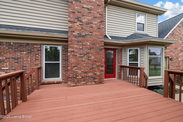 8702 Valeridge Ct, Louisville, KY 40242