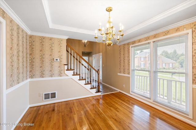8702 Valeridge Ct, Louisville, KY 40242