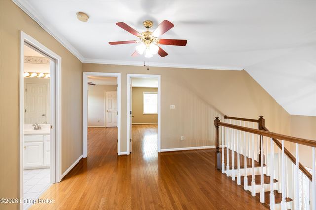 8702 Valeridge Ct, Louisville, KY 40242