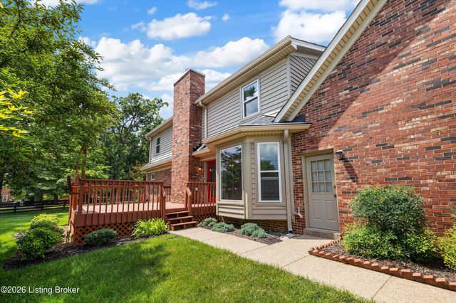 8702 Valeridge Ct, Louisville, KY 40242