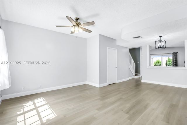 9807 NW 57th Mnr, Coral Springs, FL 33076