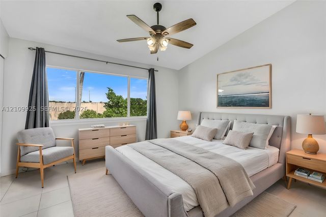 9807 NW 57th Mnr, Coral Springs, FL 33076