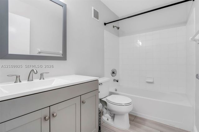 9807 NW 57th Mnr, Coral Springs, FL 33076