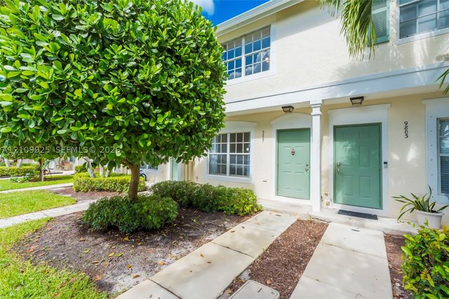 9807 NW 57th Mnr, Coral Springs, FL 33076