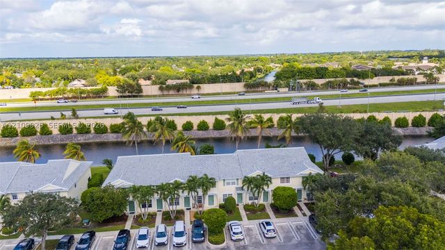 9807 NW 57th Mnr, Coral Springs, FL 33076