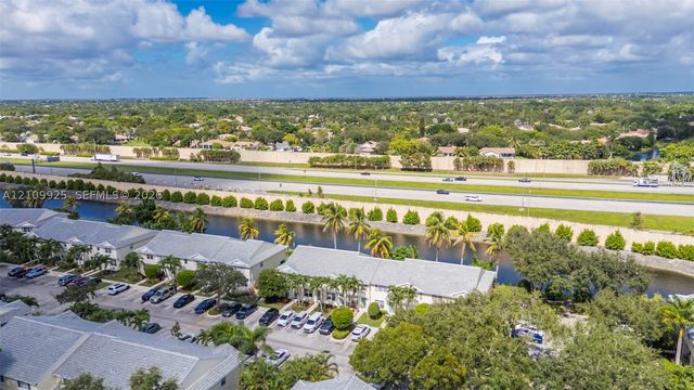 9807 NW 57th Mnr, Coral Springs, FL 33076