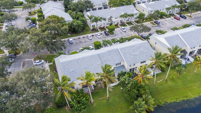 9807 NW 57th Mnr, Coral Springs, FL 33076