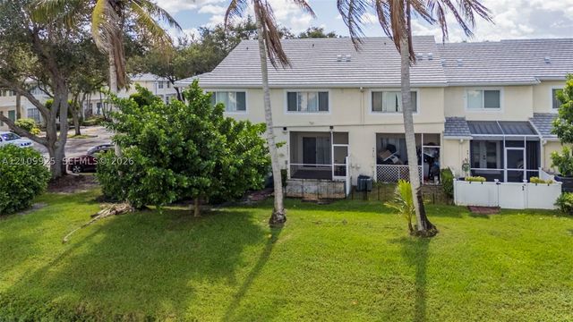 9807 NW 57th Mnr, Coral Springs, FL 33076