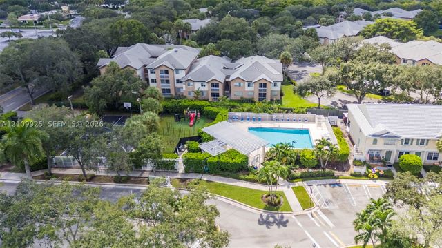 9807 NW 57th Mnr, Coral Springs, FL 33076