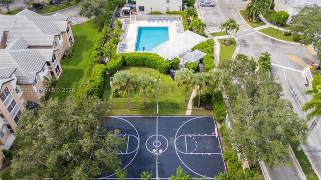 9807 NW 57th Mnr, Coral Springs, FL 33076