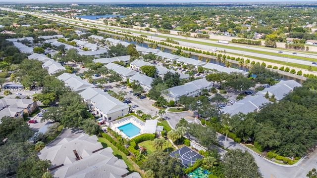 9807 NW 57th Mnr, Coral Springs, FL 33076