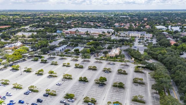 9807 NW 57th Mnr, Coral Springs, FL 33076