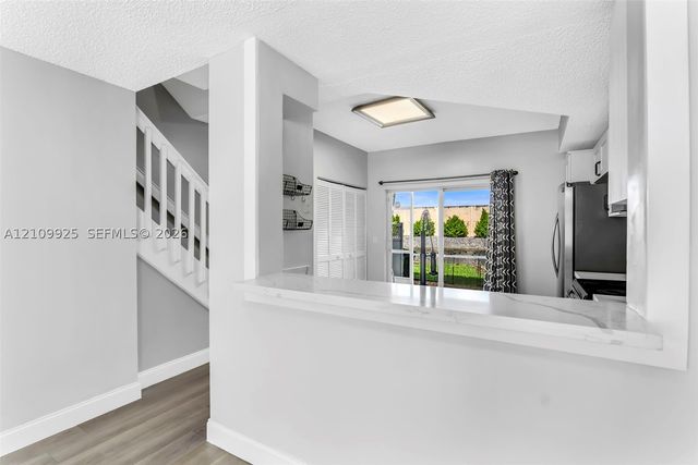 9807 NW 57th Mnr, Coral Springs, FL 33076