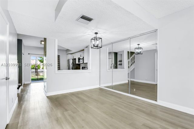 9807 NW 57th Mnr, Coral Springs, FL 33076