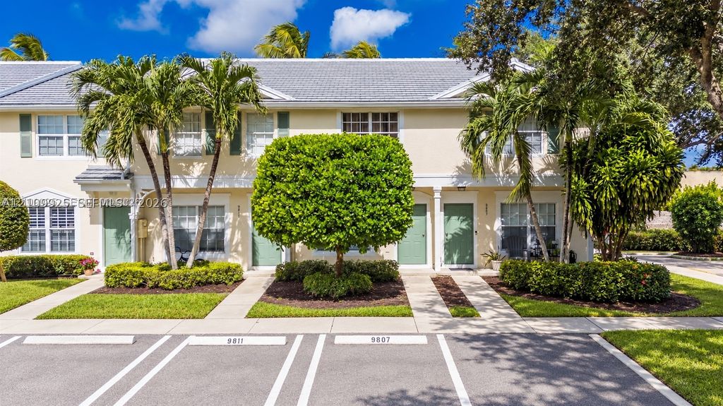 9807 NW 57th Mnr, Coral Springs, FL 33076
