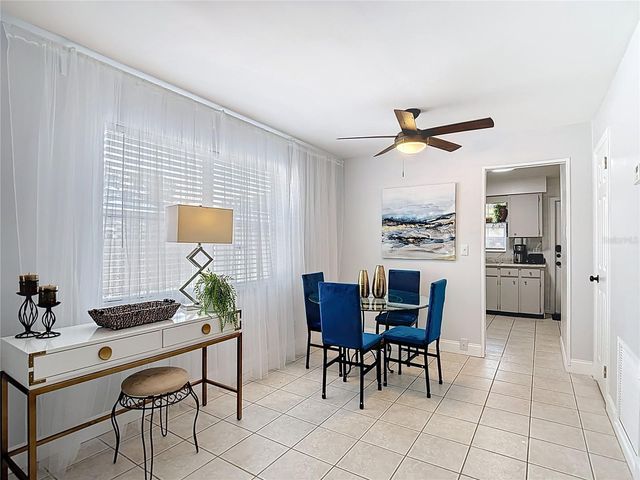 220 SE JEFFERSON CIRCLE N, St Petersburg, FL 33703