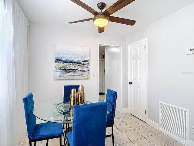 220 SE JEFFERSON CIRCLE N, St Petersburg, FL 33703