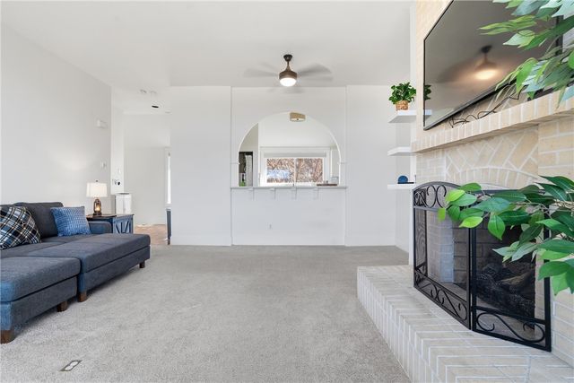 7 Ridgemead Fields Dr, Plum Boro, PA 15147