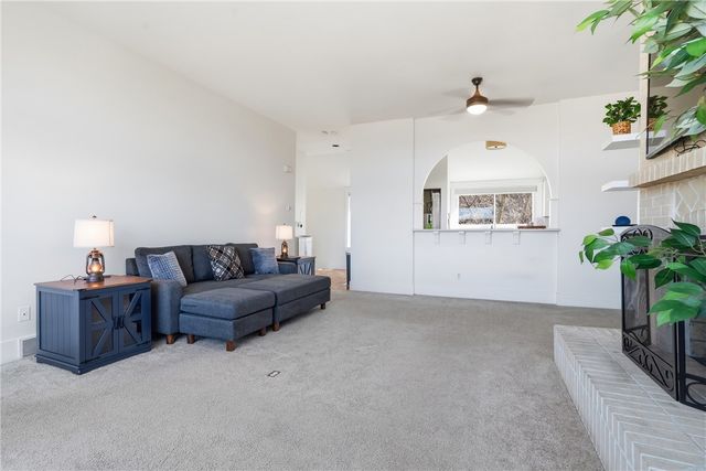 7 Ridgemead Fields Dr, Plum Boro, PA 15147