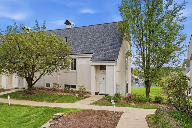 7 Ridgemead Fields Dr, Plum Boro, PA 15147