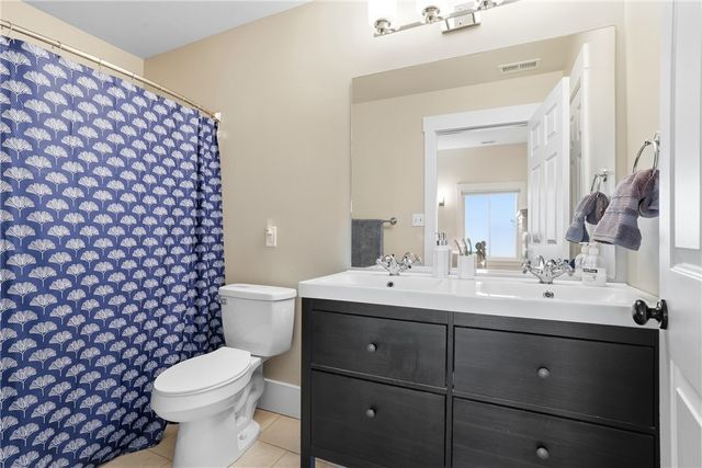 7 Ridgemead Fields Dr, Plum Boro, PA 15147