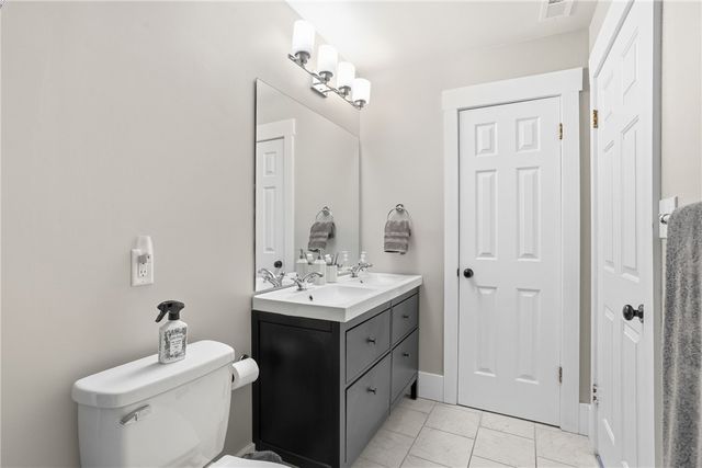 7 Ridgemead Fields Dr, Plum Boro, PA 15147