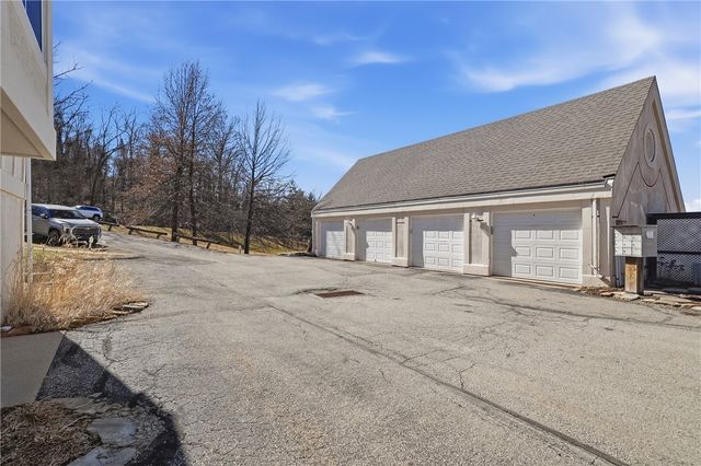 7 Ridgemead Fields Dr, Plum Boro, PA 15147