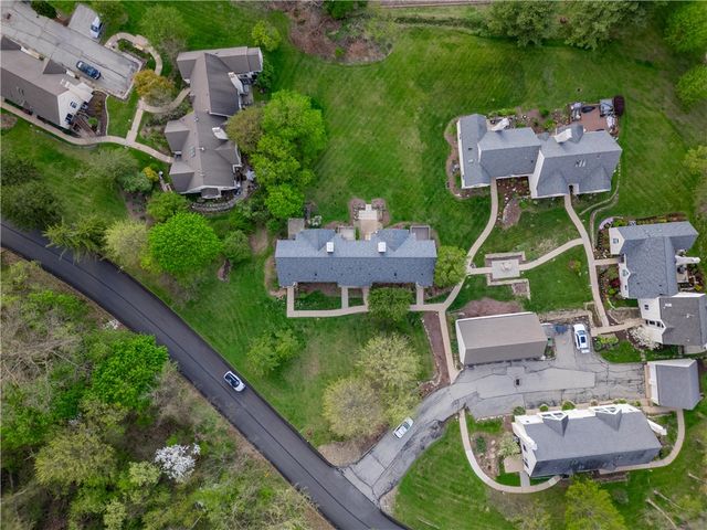7 Ridgemead Fields Dr, Plum Boro, PA 15147
