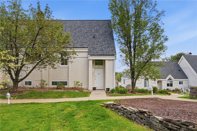 7 Ridgemead Fields Dr, Plum Boro, PA 15147