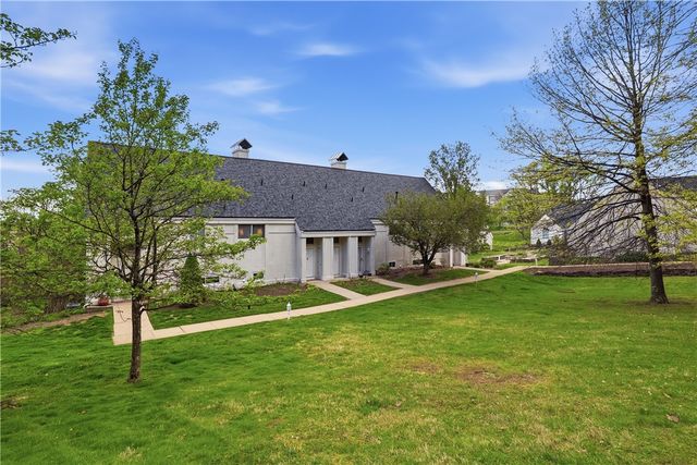 7 Ridgemead Fields Dr, Plum Boro, PA 15147
