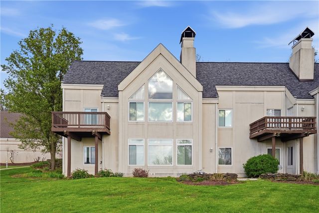7 Ridgemead Fields Dr, Plum Boro, PA 15147