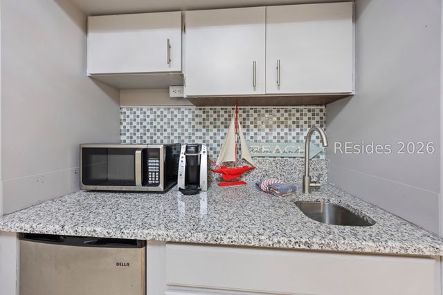 10 Lemoyne Ave Apt 503, Hilton Head Island, SC 29928