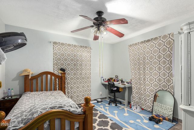 2825 N 33RD Place, Phoenix, AZ 85008