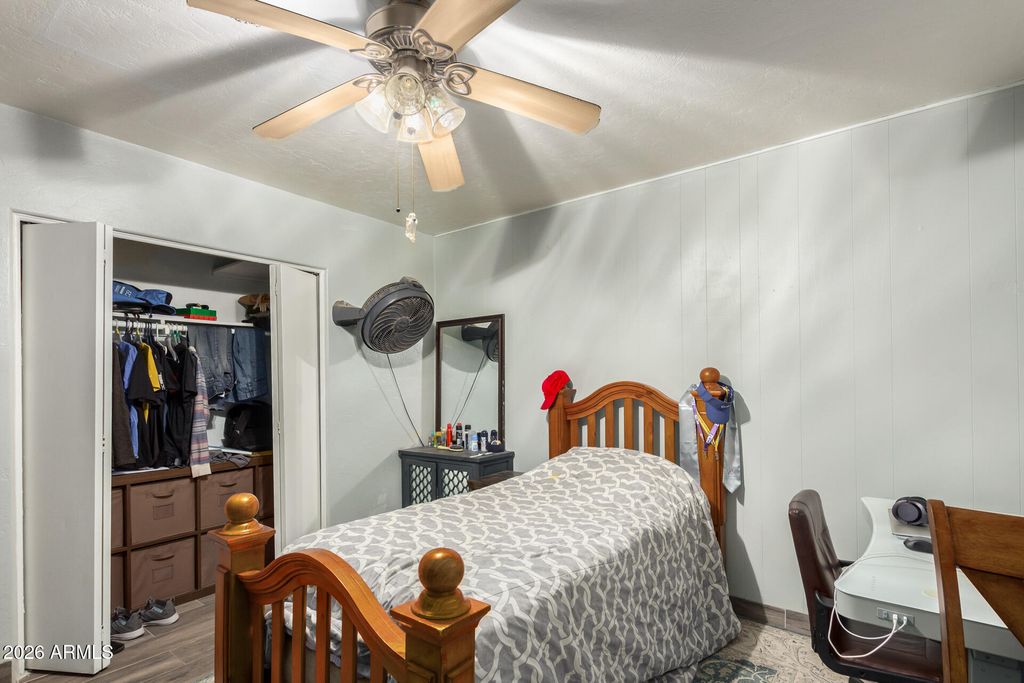 Image 20 of property listing at 2825 N 33RD Place, Phoenix, AZ 85008