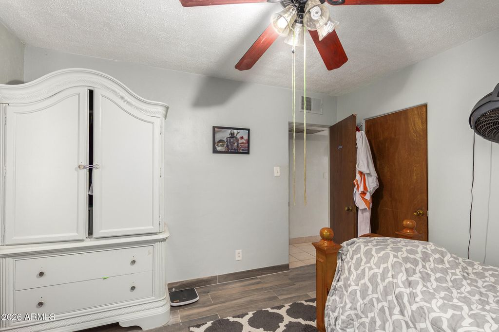 Image 21 of property listing at 2825 N 33RD Place, Phoenix, AZ 85008