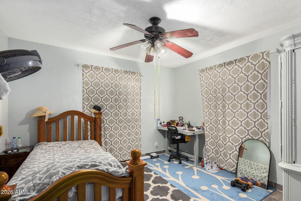 Image 22 of property listing at 2825 N 33RD Place, Phoenix, AZ 85008