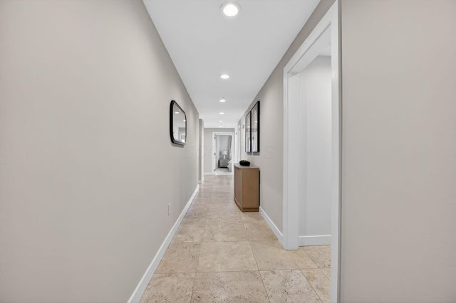 1 Miranova Place, 1840, Columbus, OH 43215