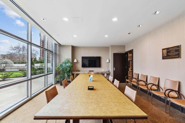 1 Miranova Place, 1840, Columbus, OH 43215