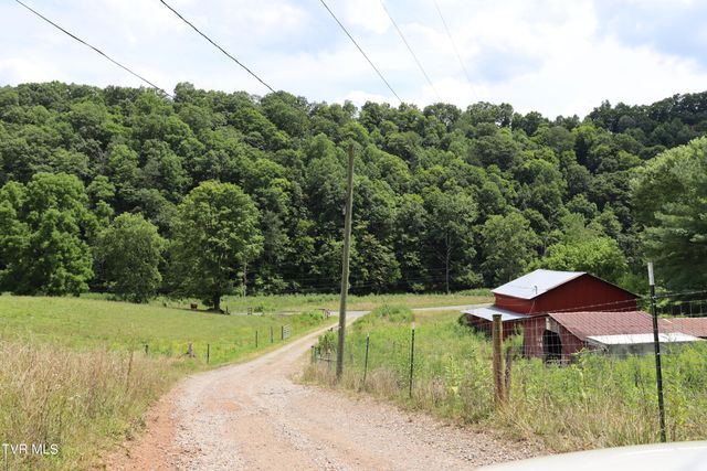 2497 Upper Copper Creek Road, Castlewood, VA 24224