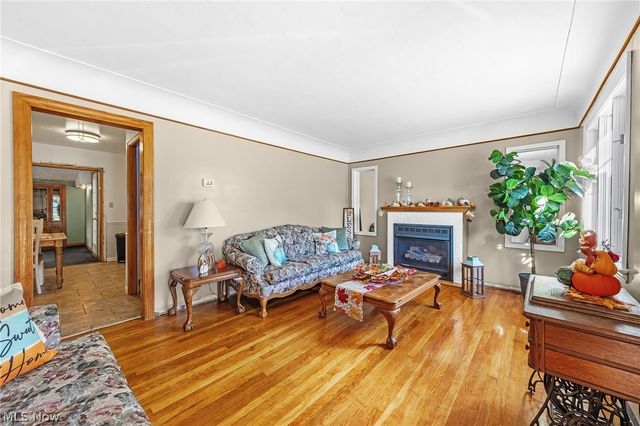 3710 W Pleasant Valley Road, Parma, OH 44134