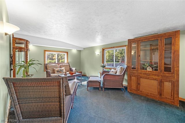 3710 W Pleasant Valley Road, Parma, OH 44134