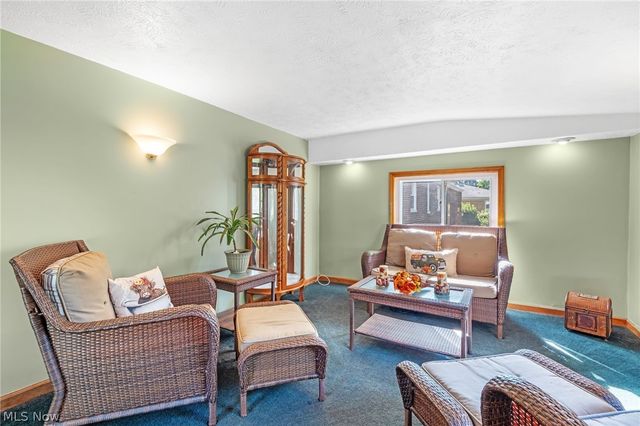 3710 W Pleasant Valley Road, Parma, OH 44134