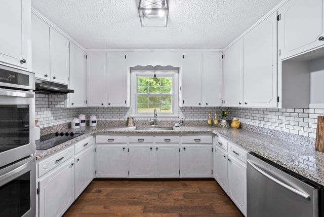 2580 Santa Fe Pike, Santa Fe, TN 38482