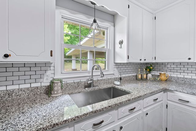 2580 Santa Fe Pike, Santa Fe, TN 38482