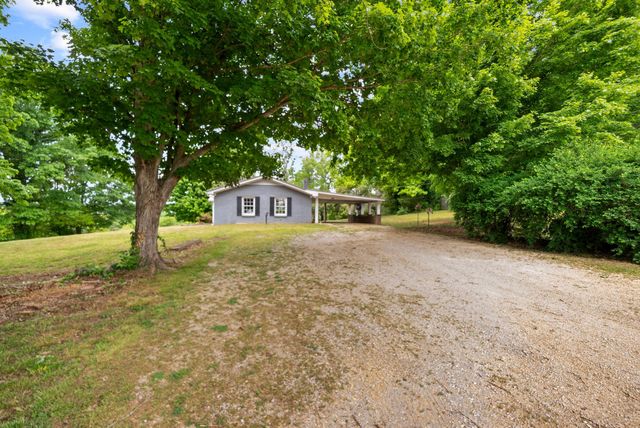 2580 Santa Fe Pike, Santa Fe, TN 38482