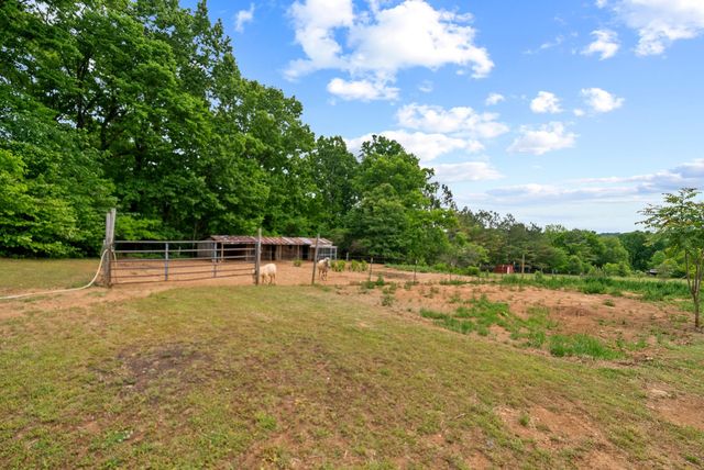 2580 Santa Fe Pike, Santa Fe, TN 38482