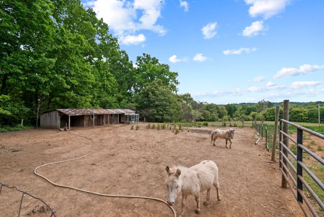 2580 Santa Fe Pike, Santa Fe, TN 38482