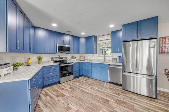 2711 PINE TREE DRIVE, Edgewater, FL 32141
