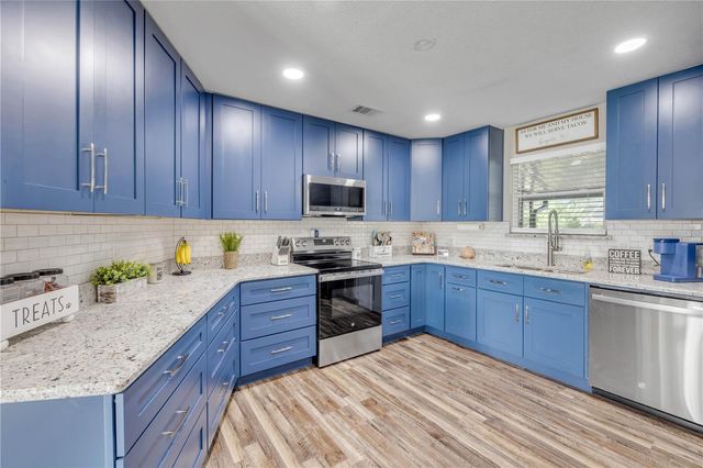 2711 PINE TREE DRIVE, Edgewater, FL 32141
